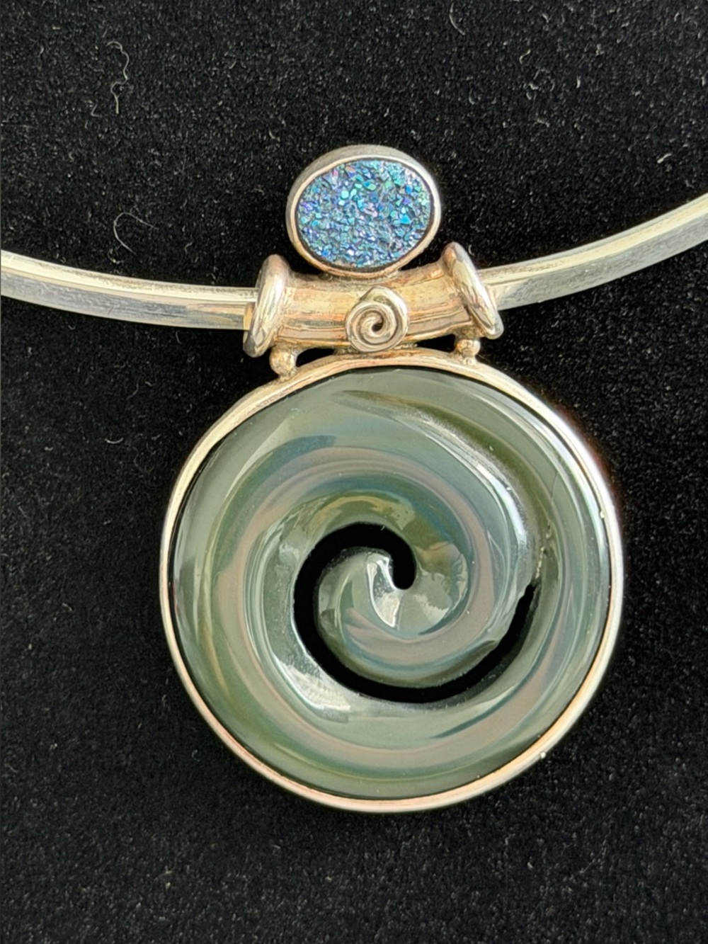 Vintage Sajen 925 Sterling Silver Green Spiral Obsidian Druzy Top Stone Pendant